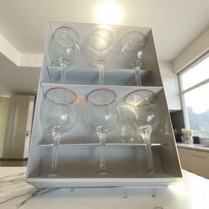Elegant Clear Wine Glass Set